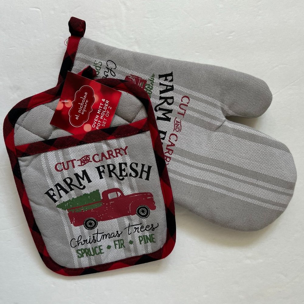 St. Nicholas Oven Mitt & Pot Holder Set